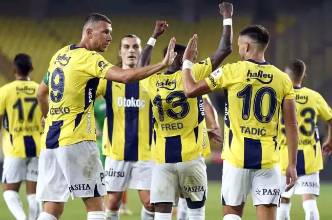 Fenerbahçe, Alanyaspor'u 3-0 Mağlup Etti