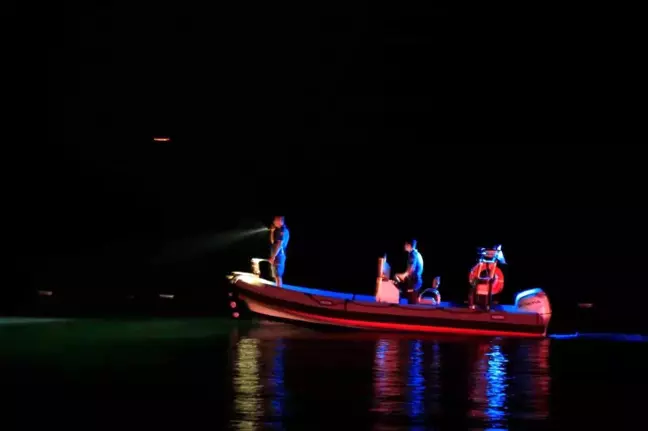 Antalya'da Denize Giren Kişi Kayboldu