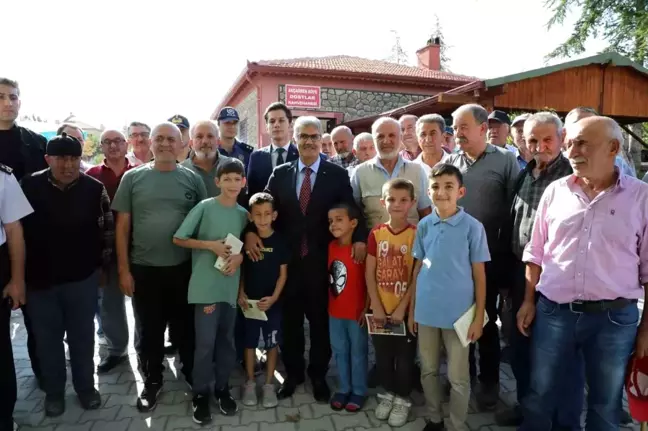 Niğde Valisi Cahit Çelik'in belde ve köy ziyaretleri sürüyor