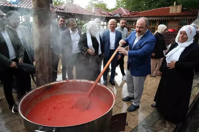 AK Parti Milletvekili Mustafa Varank, Saitabat Köy Kadınları Yardımlaşma Derneği'ni ziyaret etti