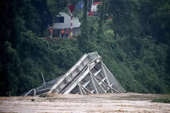 Vietnam'da Yagi Tayfunu: Ölü sayısı 65'e yükseldi, 39 kişi kayıp