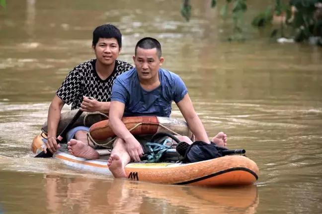 Vietnam'da Yagi Tayfunu: Hayatını kaybedenlerin sayısı 127'ye yükseldi