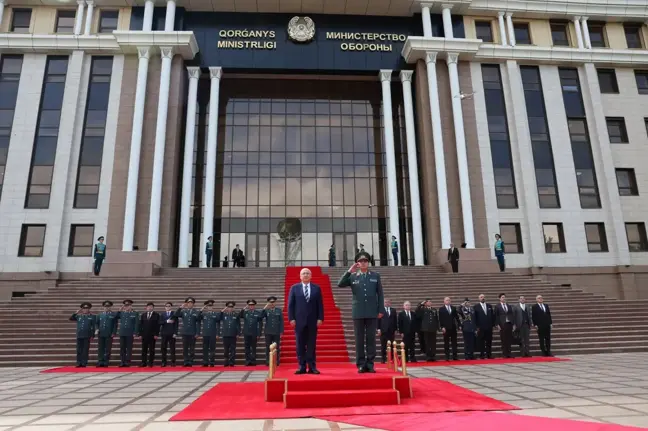 Milli Savunma Bakanı Yaşar Güler, Kazakistan'da Savunma Bakanı ile Görüştü