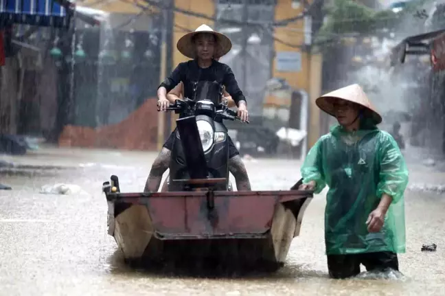 Vietnam'da Yagi Tayfunu: Hayatını kaybedenlerin sayısı 179'a yükseldi