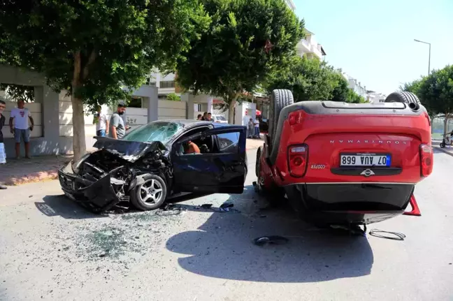 Antalya'da Trafik Kazası: Alkollü Sürücü Zorluk Çıkardı