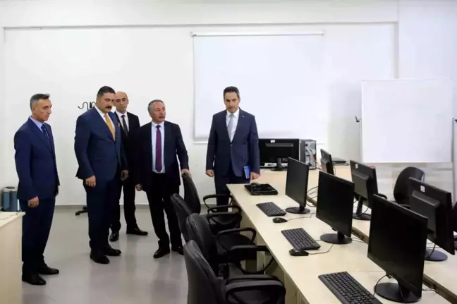 AİÇÜ'ye Yeni Bilgisayar Laboratuvarı