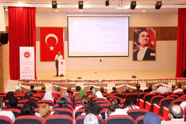 Sivas'ta 'Peygamberimiz ve Şahsiyet İnşası' Konferansı Düzenlendi