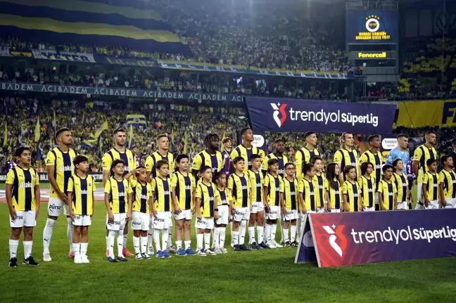 Fenerbahçe, Galatasaray Derbisinde 2 Değişiklikle Sahaya Çıktı