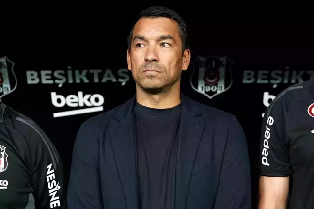 Van Bronckhorst, Beşiktaş Tarihine Geçti