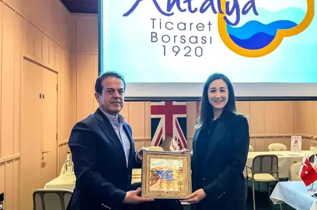 Antalya Ticaret Borsası Kesme Çiçek İhracatını Geliştiriyor