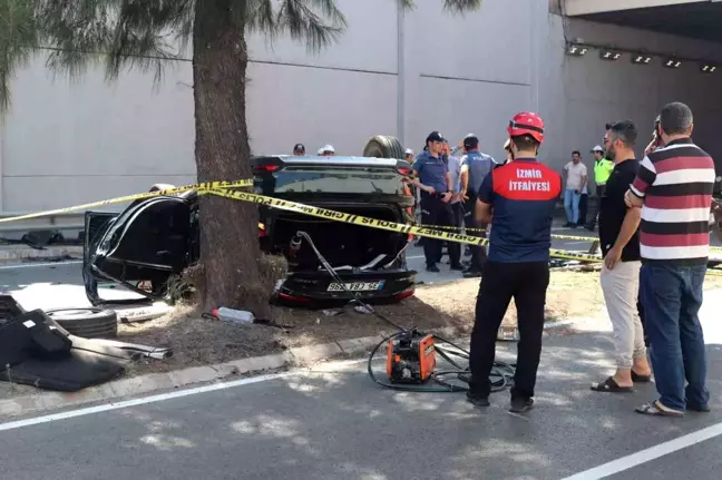 İzmir'de Köprülü Kavşaktan Düşen Otomobilde 3 Kadın Hayatını Kaybetti