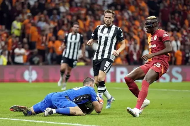 Galatasaray ve PAOK'un İlk Yarısı Berabere Bitti