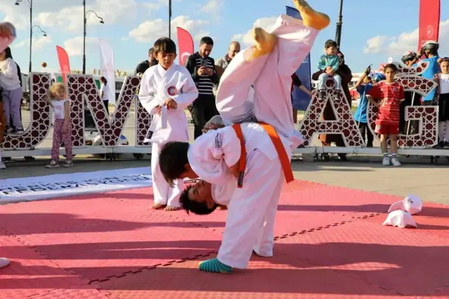 Ağrı'da Ulusal Herkes için Spor ve Sağlık Günleri Başladı