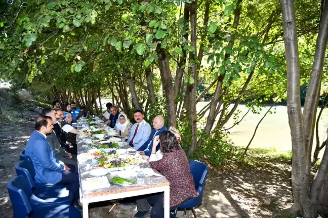 Tunceli'de Yaşlılar İçin Kahvaltı Etkinliği Düzenlendi