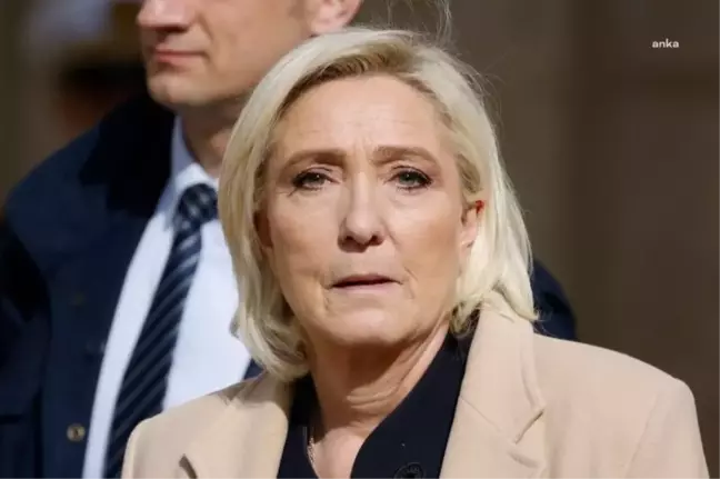 Marine Le Pen Avrupa Parlamentosu Fonlarıyla Suçlanıyor