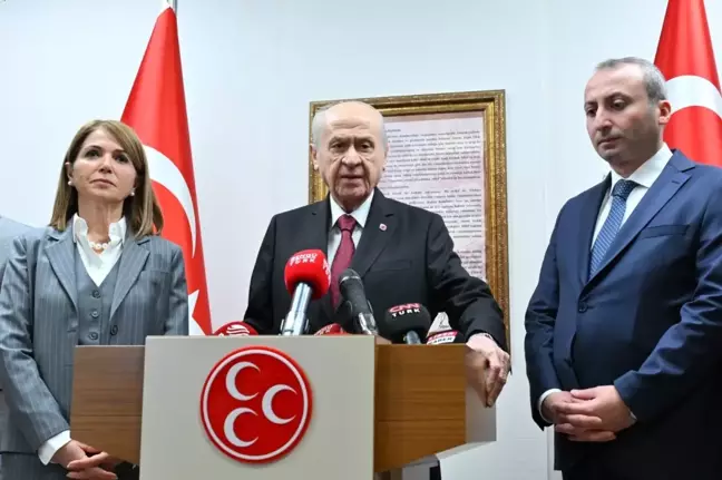 Bahçeli: Ellerini sıkmam, Türkiye partisi olmanın işareti olarak görülmelidir