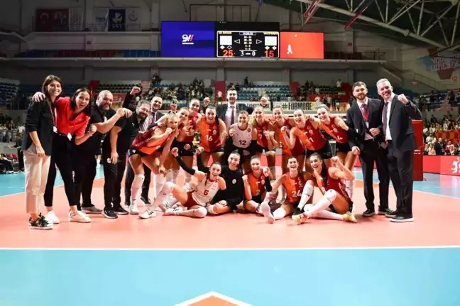 Galatasaray, Vodafone Sultanlar Ligi'nde VakıfBank'ı 3-0 Mağlup Etti