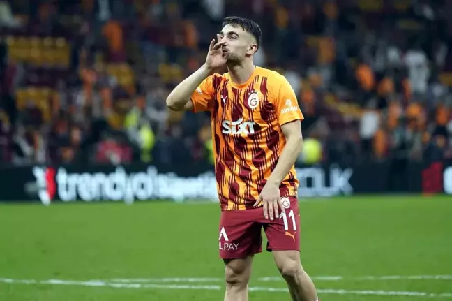 Galatasaray, Alanyaspor'u Yenerek Galibiyeti Kutladı