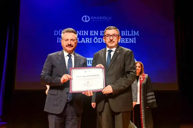 BŞEÜ Rektörü Prof. Dr. Zafer Asım Kaplancıklı'ya Üstün Başarı Ödülü