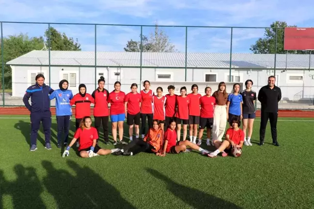 Erzincan'da kadın futbolcuların başarısı kız çocuklarını bu branşa yöneltti