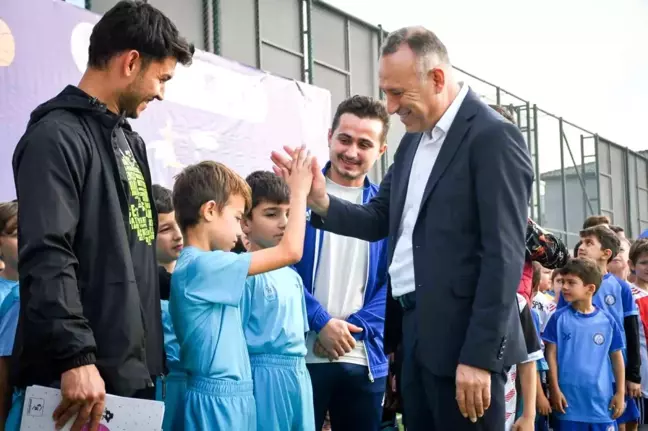 Balıkesir'de 9-10 Yaş Can Cangök Futbol Turnuvası Başladı