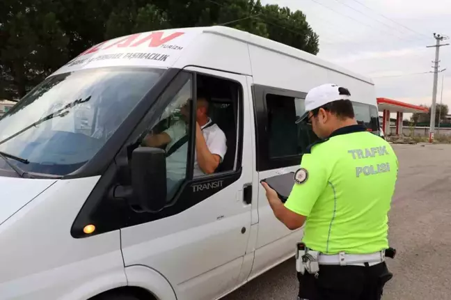 Taşova'da Okul Servislerine Denetim Yapıldı