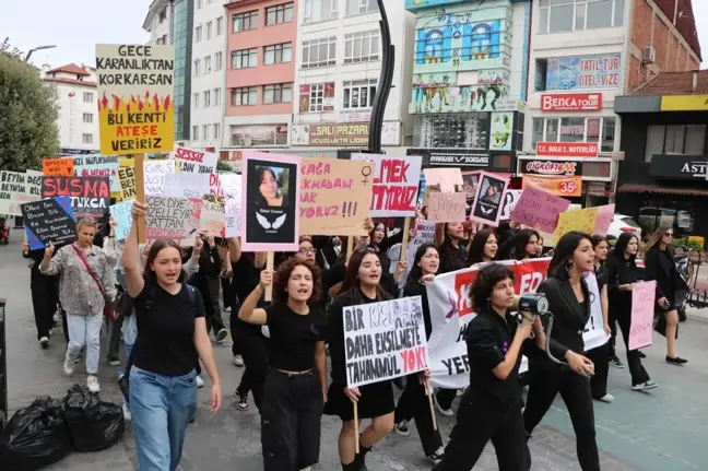 Bolu'da Kadın Cinayetlerine Protesto Gösterisi