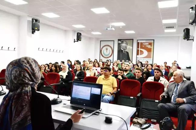 BŞEÜ'de 'Hastanelerde Eczacılık Hizmetleri' Semineri Düzenlendi