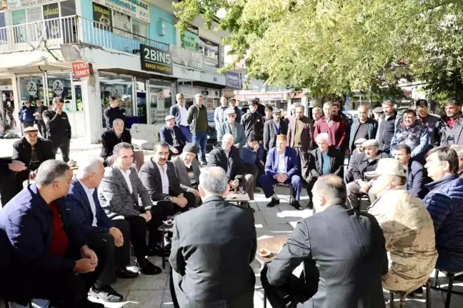 Vali Ahmet Karakaya, Tatvan'da Esnaf ve Vatandaşlarla Buluştu