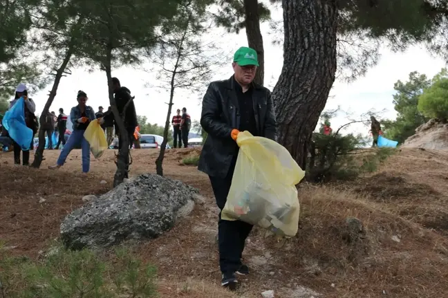 Aydın'da Gençler Orman Temizliği Yaptı