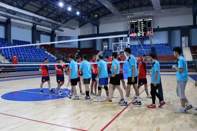 Düzce Yurtlar Arası Voleybol Turnuvasında Final Heyecanı