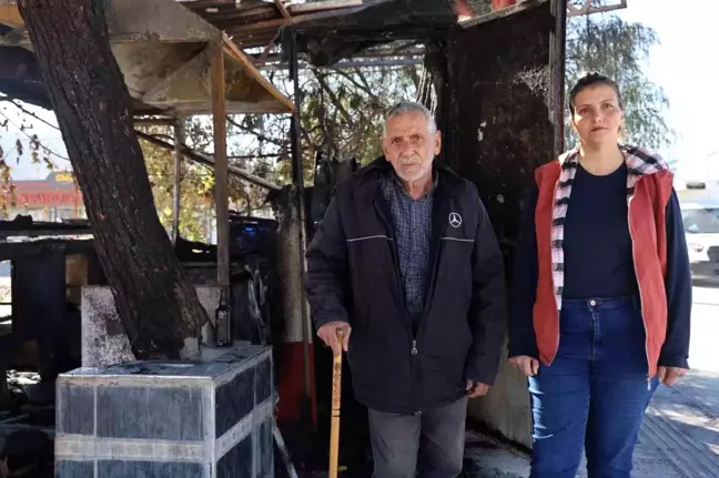 Hatay'da Prefabrik İş Yeri Yangında Kullanılamaz Hale Geldi