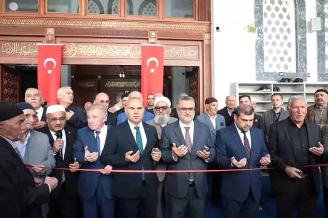 Ağrı Merkez Cami resmi olarak hizmete açıldı