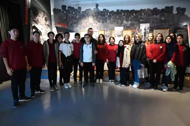 Bozüyük Fen Lisesi Öğrencileri Anı Evi'ni Ziyaret Etti