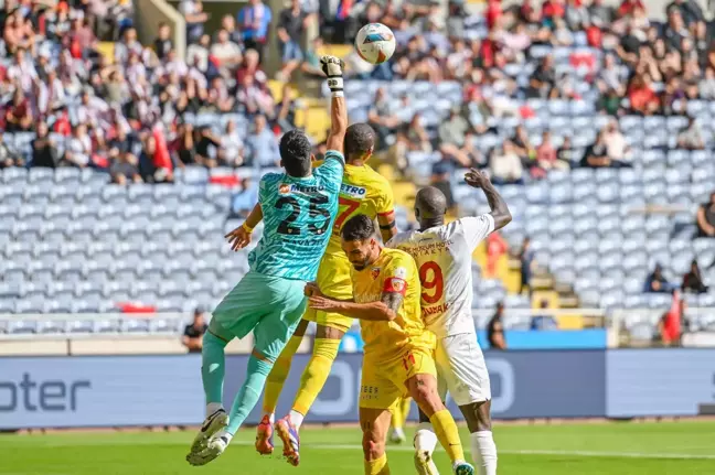 Kayserispor, Hatayspor'u 1-0 Mağlup Ederek İlk Galibiyetini Aldı