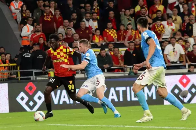 Göztepe, Trabzonspor'u 2-1 Yenerek Üç Puanı Kaptı