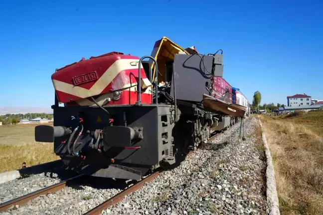 Muş'ta Tren Kazası: 1 Makinist Hayatını Kaybetti, 2 Yaralı