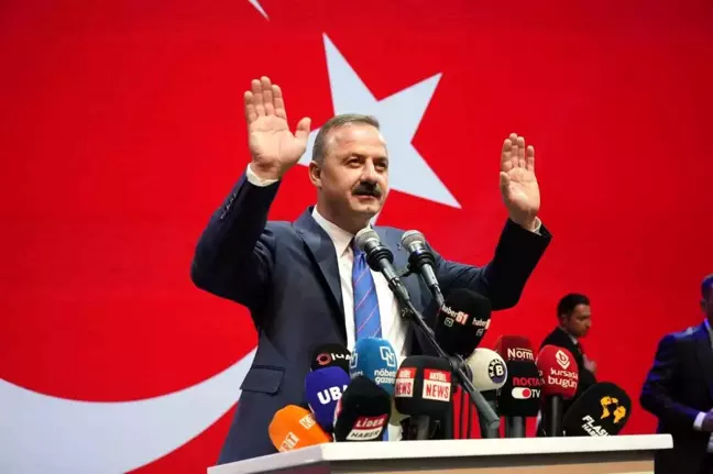 Yavuz Ağıralioğlu, Anahtar Parti'nin tanıtımını gerçekleştirdi