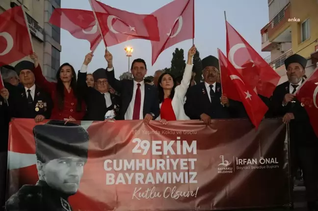 Bayraklı'da Cumhuriyetin 101'inci Yılında Büyük Coşku