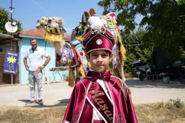 Burhaniye'de Sünnet Düğününde Lüks Otomobil Yerine Güreş Devesi Tercih Edildi