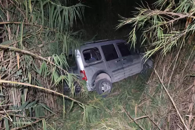 Hatay'da Kontrolden Çıkan Araç Dereye Uçtu: 2 Yaralı