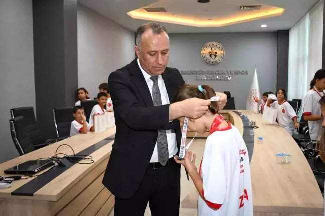 Balıkesir'de Başarılı Sporculara Madalya Töreni