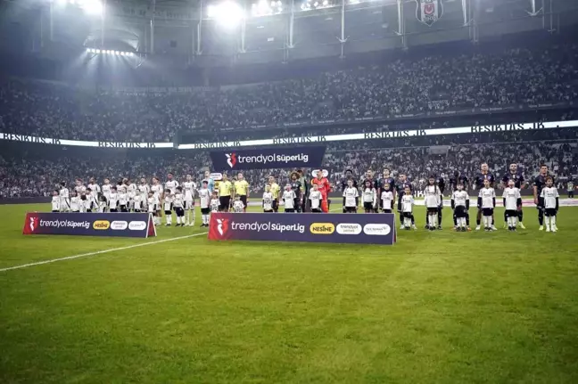 Trendyol Süper Lig: Beşiktaş: 0 Kasımpaşa: 0 (Maç devam ediyor)