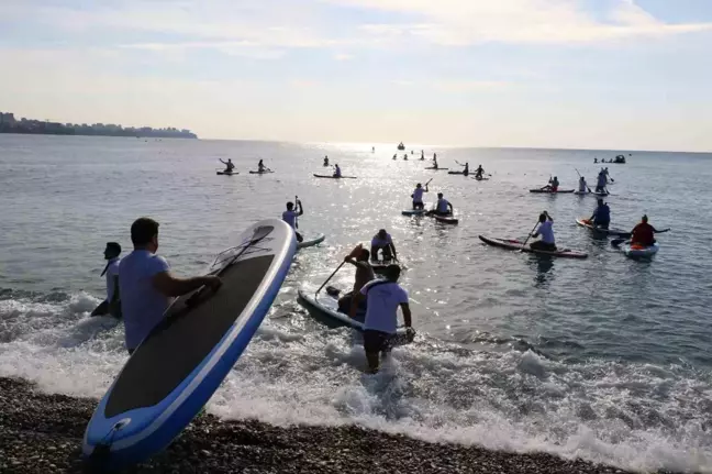 Antalya'da Organ Bağışı Farkındalığı İçin Paddle Board Etkinliği Düzenlendi