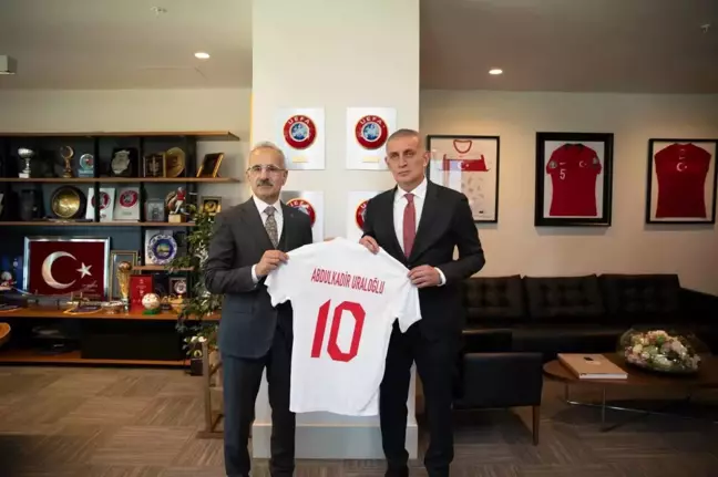 Ulaştırma Bakanı Uraloğlu TFF Başkanı Hacıosmanoğlu'nu Ziyaret Etti