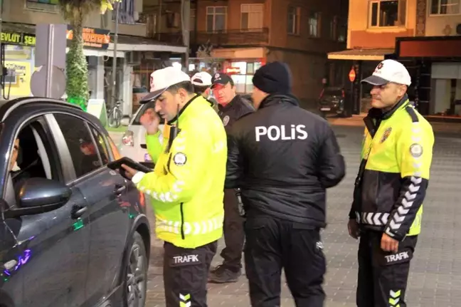 Balıkesir'in Gönen İlçesinde Yapılan Denetimlerde 5 Kişi Yakalandı, 220 Bin TL Cezai İşlem Uygulandı