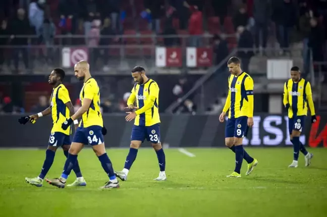 Fenerbahçe, UEFA Avrupa Ligi'nde AZ Alkmaar'a 3-1 Kaybetti