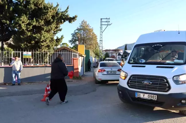 Konuşma Zorluğu Çeken Baba, Çocukları İçin Gönüllü Destek Oluyor