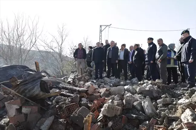 Kütahya Valisi Musa Işın, Yangın Bölgesinde İncelemelerde Bulundu