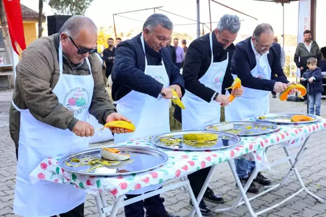 Kızıldamlar Kestane Kabağı Festivali'nde Kabak Soyma Yarışması Yapıldı